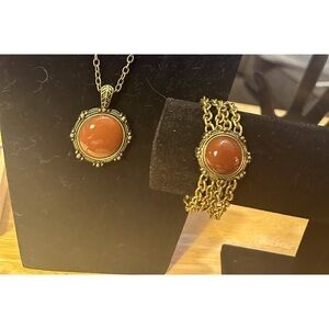 Jewell Kade Bracelet and necklace set. Absolutely beautiful.​​​